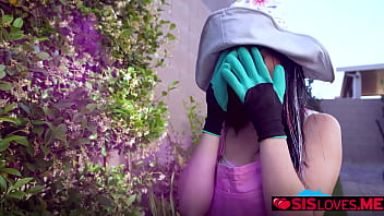 Stepbro austin pierce helps asteria jade in her kinky gardening phase