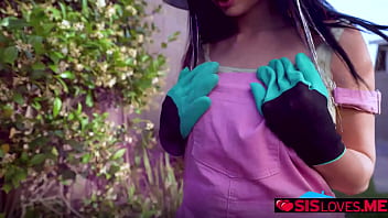 Stepbro austin pierce helps asteria jade in her kinky gardening phase