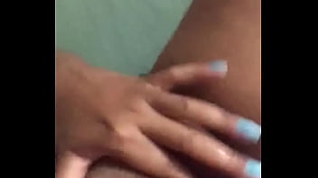 Vou sentar na sua piroca e deixar ela molhada