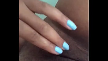 Vou sentar na sua piroca e deixar ela molhada