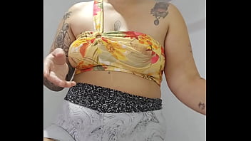 Gosto de soca o shorts na buceta pra deixa ela bem rachada