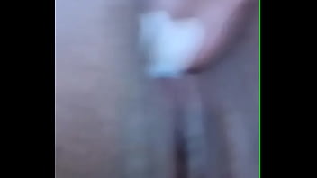 Masturbándome jugando con la jessi