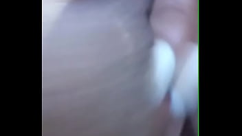 Masturbándome jugando con la jessi