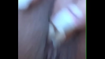 Masturbándome jugando con la jessi