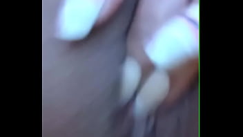 Masturbándome jugando con la jessi