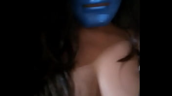 Las tetonas son tan encantadoras mi madrasta tetona es una latina muy caliente y gusta tocarse para excitarse mientras se graba con el celular