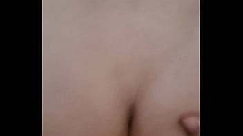 Bắn tinh ngoài tung tóe