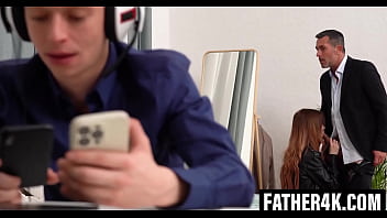 Liz ocean's legs spread for the right cock