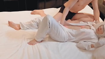 半導体製造工場勤務の巨乳人妻検査員の彼女を手マンとクンニで絶頂させる。home made amateur 個人撮影 kawasaki jk