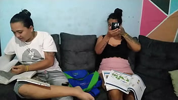 Con tal de pasar la materia me follare a la mas inteligente del salón Con tal de pasar la materia me follare a la mas inteligente del salón