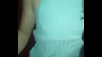 Echamos un polvo arriesgado en el baño del cine al final me trago el semen