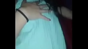 Echamos un polvo arriesgado en el baño del cine al final me trago el semen