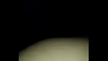 Echamos un polvo arriesgado en el baño del cine al final me trago el semen