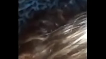 Echamos un polvo arriesgado en el baño del cine al final me trago el semen