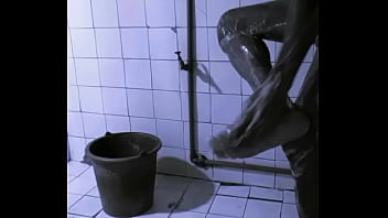 Wetjuicypussy1 let me show you how to monitiz your xvidoe account and start making $1000 every week