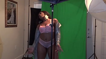 Bts clip of playhouse photoshoot with jenni