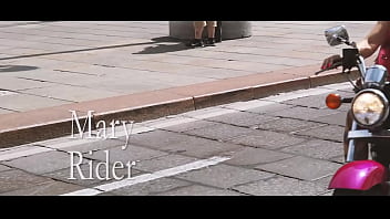 Double blowjob outdoor