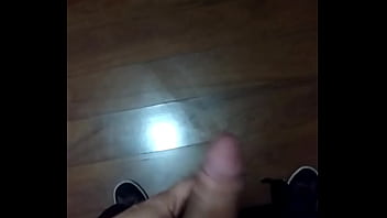 Batendo Uma Punheta thumbnail