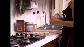 Lui La Becca Mentre Si Sta Masturbando E La Incula thumbnail