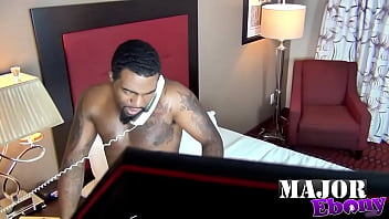 Rome major smirks on phone call as diamond hipz’s throat bulges