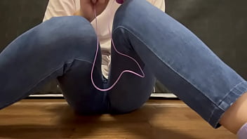 どうしてもおちんちんでえっちしたくなっておもちゃのチンチンで気持ちいオナニーしちゃいました…