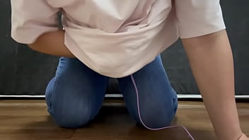 どうしてもおちんちんでえっちしたくなっておもちゃのチンチンで気持ちいオナニーしちゃいました…