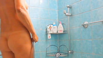 Ivy edera intense pussy cleaning in shower