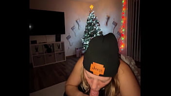 Sucking cock for christmas and huge load