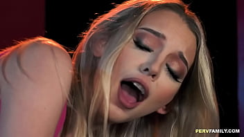 Stepsisters having some quality lesbian action