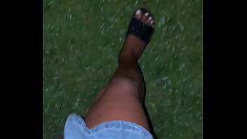 Em público apenas só saia