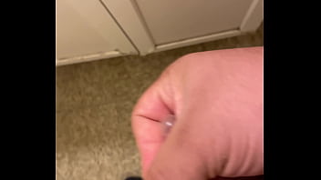 Masturbándome con un condon