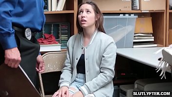 Cute hottie hayden hennessy spread her pussie to fuck