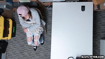 Cute hottie hayden hennessy spread her pussie to fuck