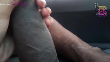 Quase que o meu marido policial ve eu dando dentro do carro para um pau gigantesco