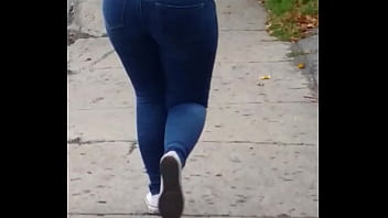 Big Ass Walking Montteal Grosses Fesse طيز مبير ترمة Latino Perfect thumbnail