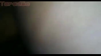 Puta tirando leite de pica