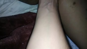 B girl squirting from 4 fingers