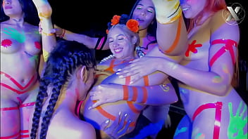 Blonde gets a non stop pussy licking reaching orgasm