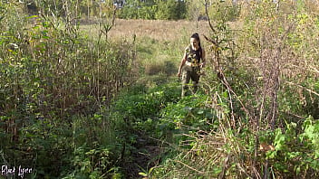 ️ hiking vlogger black lynn finds cock to suck in the middle of nowhere