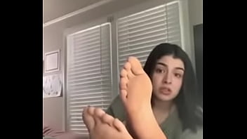 Does anybody know the video Does anybody know the video