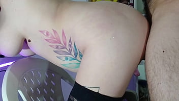 Mi hermanastra me coge la verga de 20 centimetros impresionante