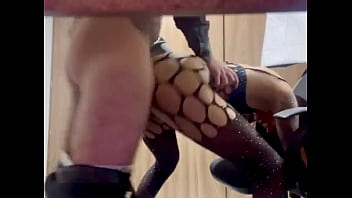 Le pido un ascenso ami jefe y me pone a mamarlo