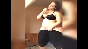 Show phat ass shaking