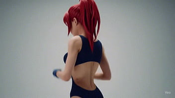 Rubia blanca tetona grandes caderas se mueve