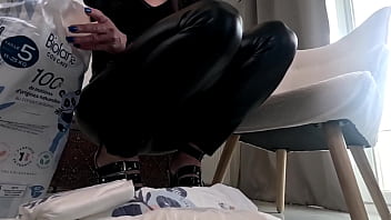 J'aime trop détruire tes couches J'aime trop détruire tes couches