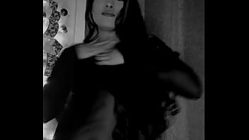 Lusty bluee loves to be sexy for you