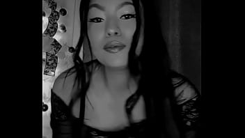 Lusty bluee loves to be sexy for you