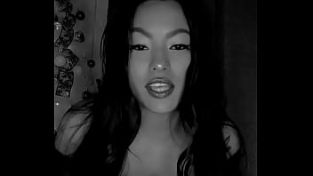 Lusty bluee loves to be sexy for you