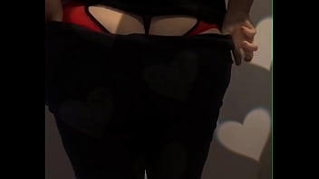 Besoin d'un coup de main pour rentrer tout ce cul dans mes pantalons