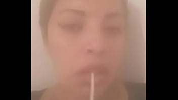 Me dice que asime la chupara